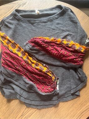 We The Free thermal with Patterned Sleeve Accents women’s size xs